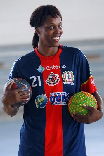 Reincorporada ao elenco, a ex-atleta olímpica Francine é participação garantida no jogo