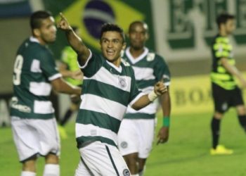Com dez marcados no Brasileirão, atacante Erik ganha prêmio revelação do campeonato (foto: Site Goiás)