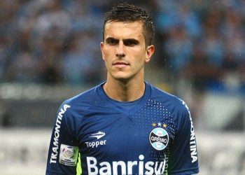 Goleiro Marcelo Grohe sofreu acidente, mas não se feriu