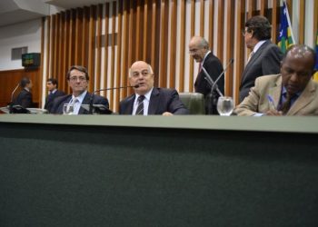 Deputados em sessão ordinária na Assembleia Legislativa (Foto: Sérgio Rocha)