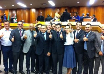 Anselmo comemora vitória