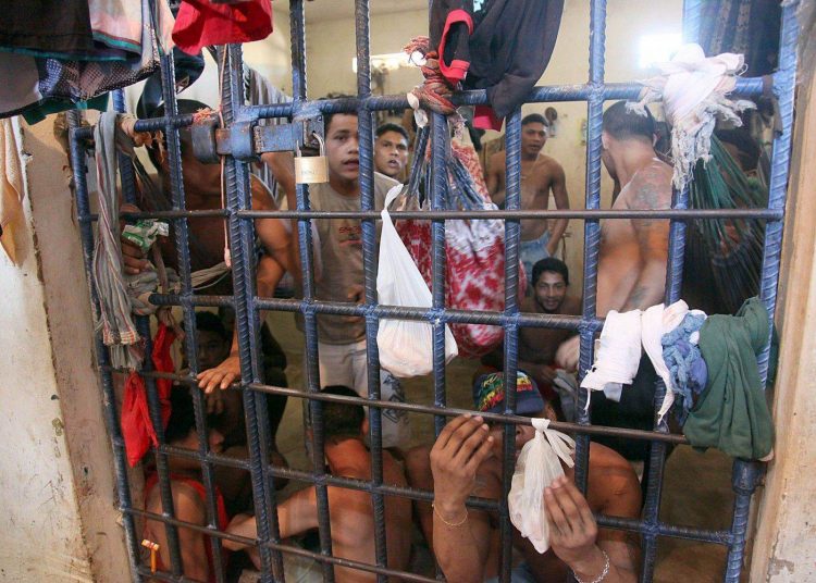 Superlotação é o principal problemas das delegacias e dos distritos policiais em Goiás