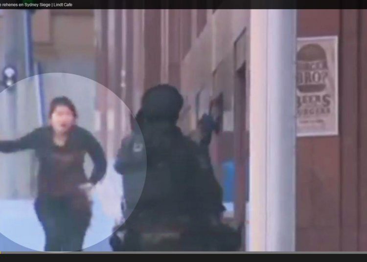 Essa foi a segunda refém a escapar da cafeteria, ainda na manhã dessa segunda-feira (15)