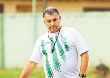Zé Humberto vestiu a camisa do Santos enquanto ainda era jogador profissional (Foto: Reprodução)