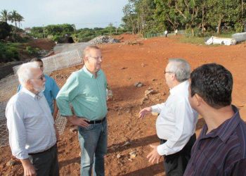 Prefeito em visita ao Macambira