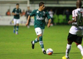 Clayton Sales foi titular da lateral do Goiás no Goianão 2014