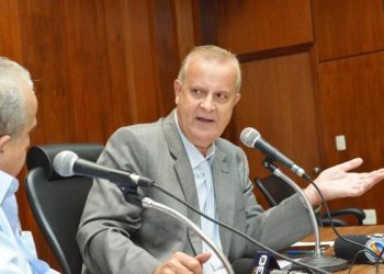 Sobre a falta de médicos, Paulo culpou a postura da classe, que não quer plantões noturnos ou trabalho nos finais de semana