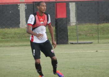 Zagueiro Artur