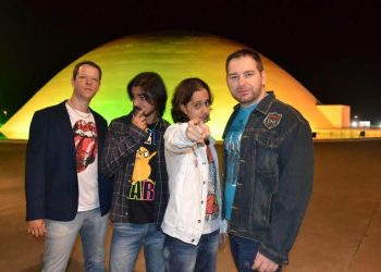 A Clube Retrô é uma banda de pop rock, formada em Goiânia em 2014
