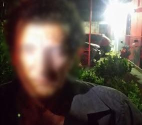 O homem levou diversos objetos aos infratores, porém foi pego em flagrante e preso no local