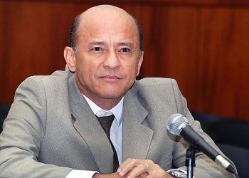 Lívio tem uma forte ligação com o líder do partido, Iris Rezende