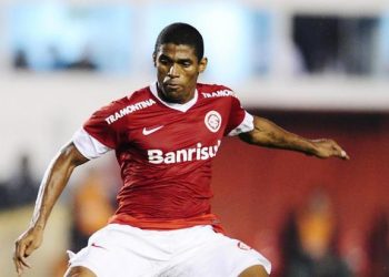 Volante Ygor assinou com o Goiás por uma temporada