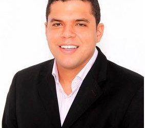 Promotor Rinaldo Segundo. Jovem escritor
