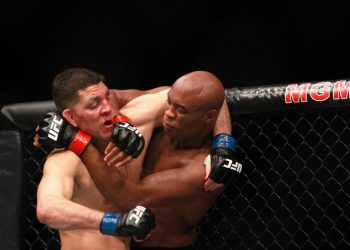 Anderson venceu sem levar golpes perigosos