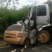 Carro ficou completamente destruído após colisão frontal (Foto: Divulgação)