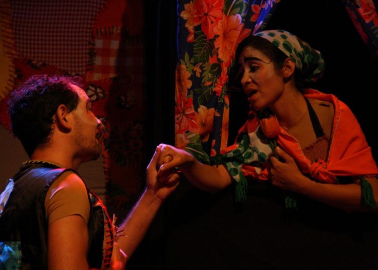Espetáculo teatral Quecosô, Oncotô, Oncovô? / Foto: Gilson P. Borges