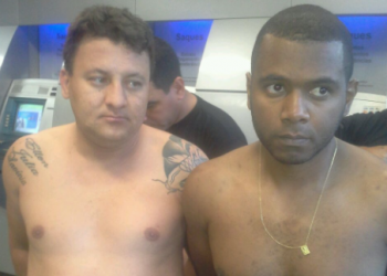 Dupla presa em flagrante pelos policiais do Graer (Foto: Divulgação/PM)
