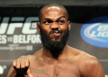 Jon Jones não prestou socorro após acidente e parou na cadeia