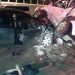Suspeitos são presos e carros ficaram destruídos no acidente (Foto: Divulgação PM)