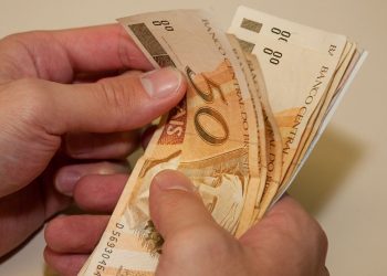 Salário receberá reajuste de 8,73% em 2016 / Foto; USP Imagens