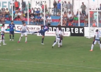 Tozin sobe para marcar gol da vitória da Aparecidense