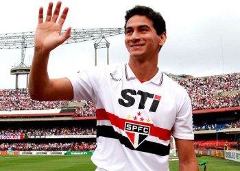 Ganso não vive bom momento no São Paulo