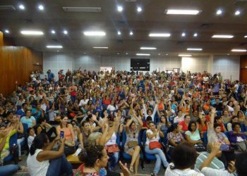 Em assembleia, servidores da saúde decidem aumentar o número de trabalhadores ativos durante greve / Foto: Sindisaúde