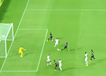Juninho marca o primeiro gol atleticano no jogo
