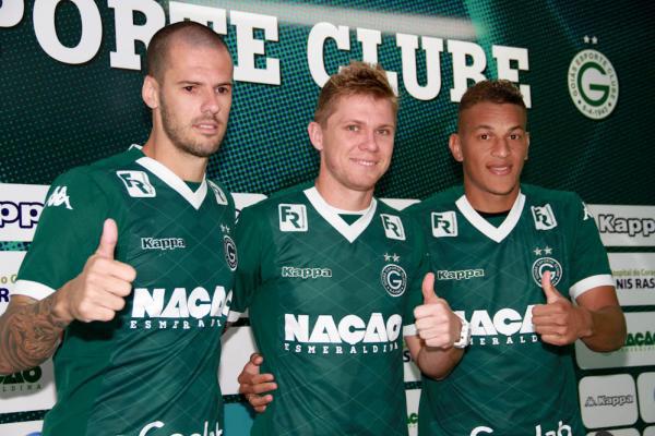 Fred, Rafael Foster e Wesley são apresentados (Foto: Site Goiás)