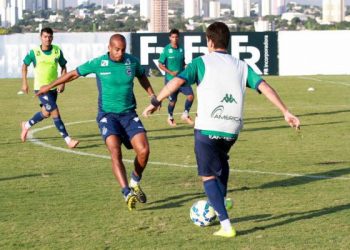 Último treino antes de duelo contra o Grêmio (Foto: Site Goiás)