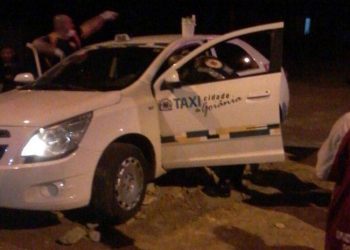Samu tentar socorrer taxista, mas vítima morreu no local (Foto: Divulgação Polícia Militar)