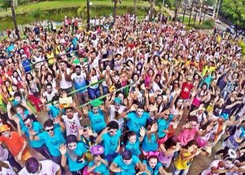 Mais de 3000 jovens de diversos movimentos da Igreja Católica reservaram um domingo para invadir a cidade de Goiânia com AMOR / Foto: divulgação