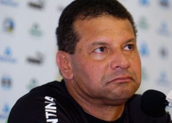 Celso Roth vai assumir o Vasco pela vez