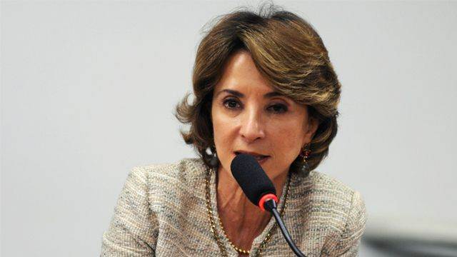 “Os empresários são melhores gestores que os educadores”, admitiu a professora Raquel ao jornal Folha de S. Paulo (Foto: Governo de Goiás)