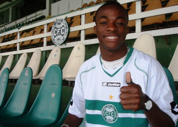 Gerado com a camisa do  Coritiba (Foto: Site Coritiba)