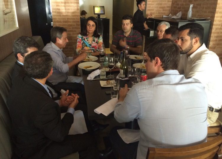 Bancada do PSDB discute candidatura de Waldir Soares à prefeitura de Goiânia