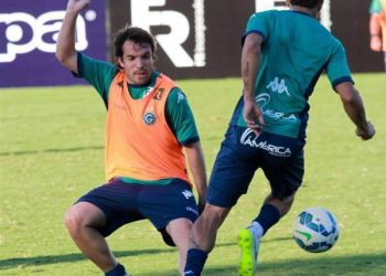Davis está de volta ao time titular após dois meses machucado (Foto: Site Goiás)