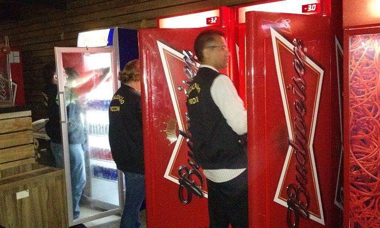 Fiscais do Procon em ação (Foto: Divulgação)