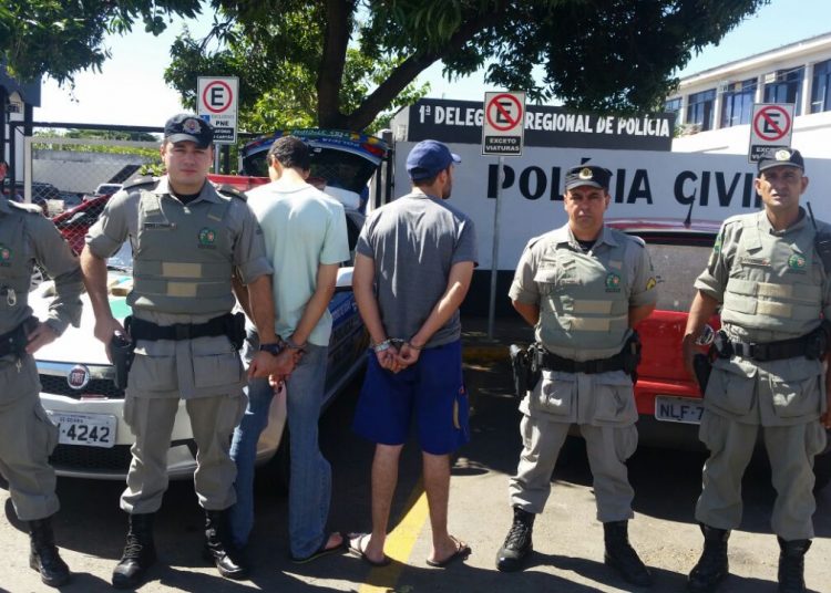 Suspeitos presos pela polícia (Foto: Divulgação PM)