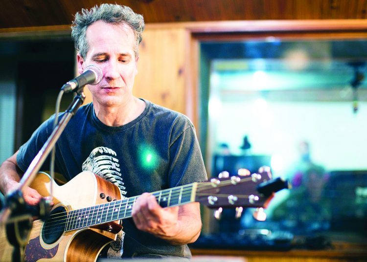 Kiko Zambianchi, nome artístico de Francisco José Zambianchi, é um cantor, guitarrista e compositor brasileiro / Foto: divulgação