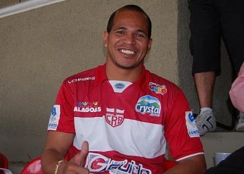 Aloísio está a caminho do futebol paranaense