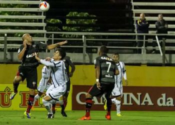 Atlético tenta vencer para sair da zona de rebaixamento (Foto: Marcos Moraes/Futura Press)