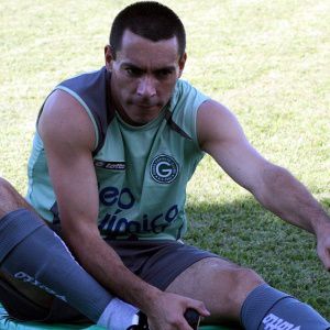 Atacante Felipe quando vestia a camisa do Goiás