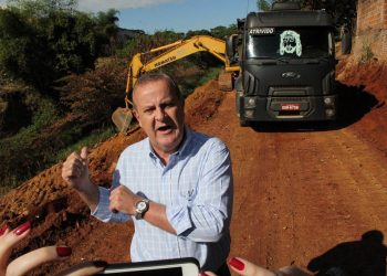 Prefeito autorizou ampliação da Marginal Botafogo (Foto: Secom)