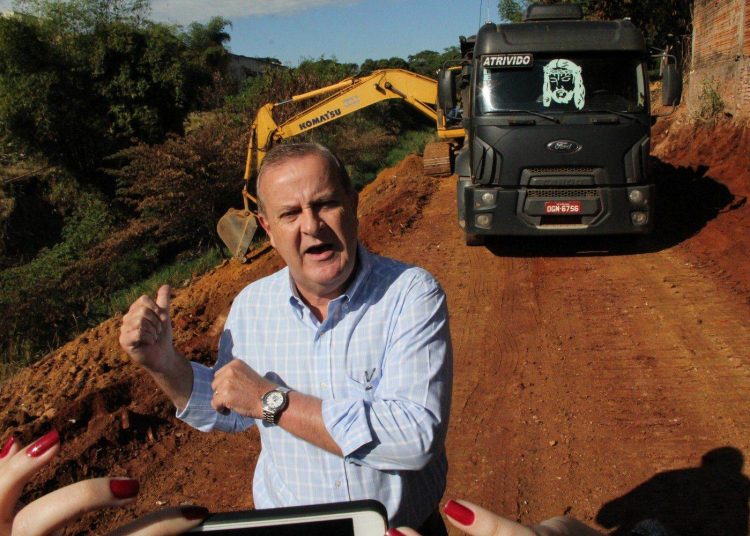 Prefeito autorizou ampliação da Marginal Botafogo (Foto: Secom)