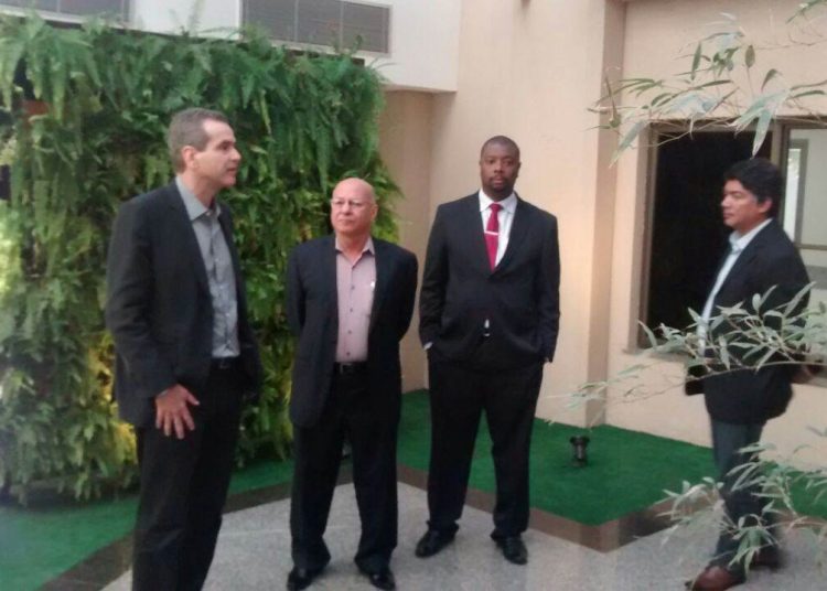Secretário Leonardo Vilela com os representantes da UNIFAN: Professor Alcides Ribeiro Filho, Wallace Braz e Gesinópolis Ramos