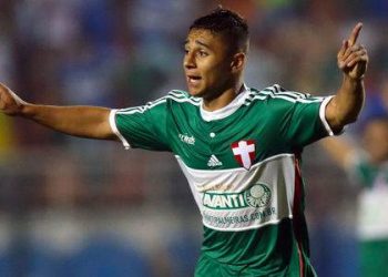 João Pedro não vai defender o Manchester United