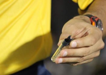 Isqueiro arremessado pela torcida fez time ser eliminado
