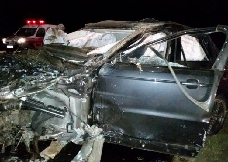 Land Rover do cantor ficou completamente destruída (Foto: Divulgação PRF)