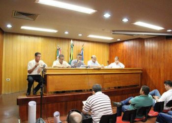 Reunião entre taxistas e parlamentares